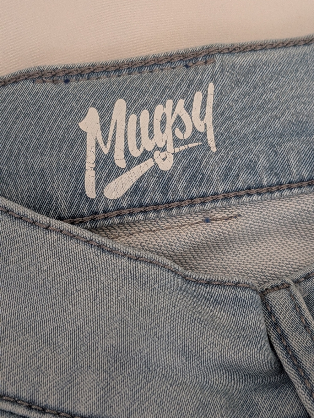 Mugsy Men's Grands Knit Light Wash Super Soft Stretchy Jeans 28 x 30 - FLX6KNSL - Picture 6 of 13